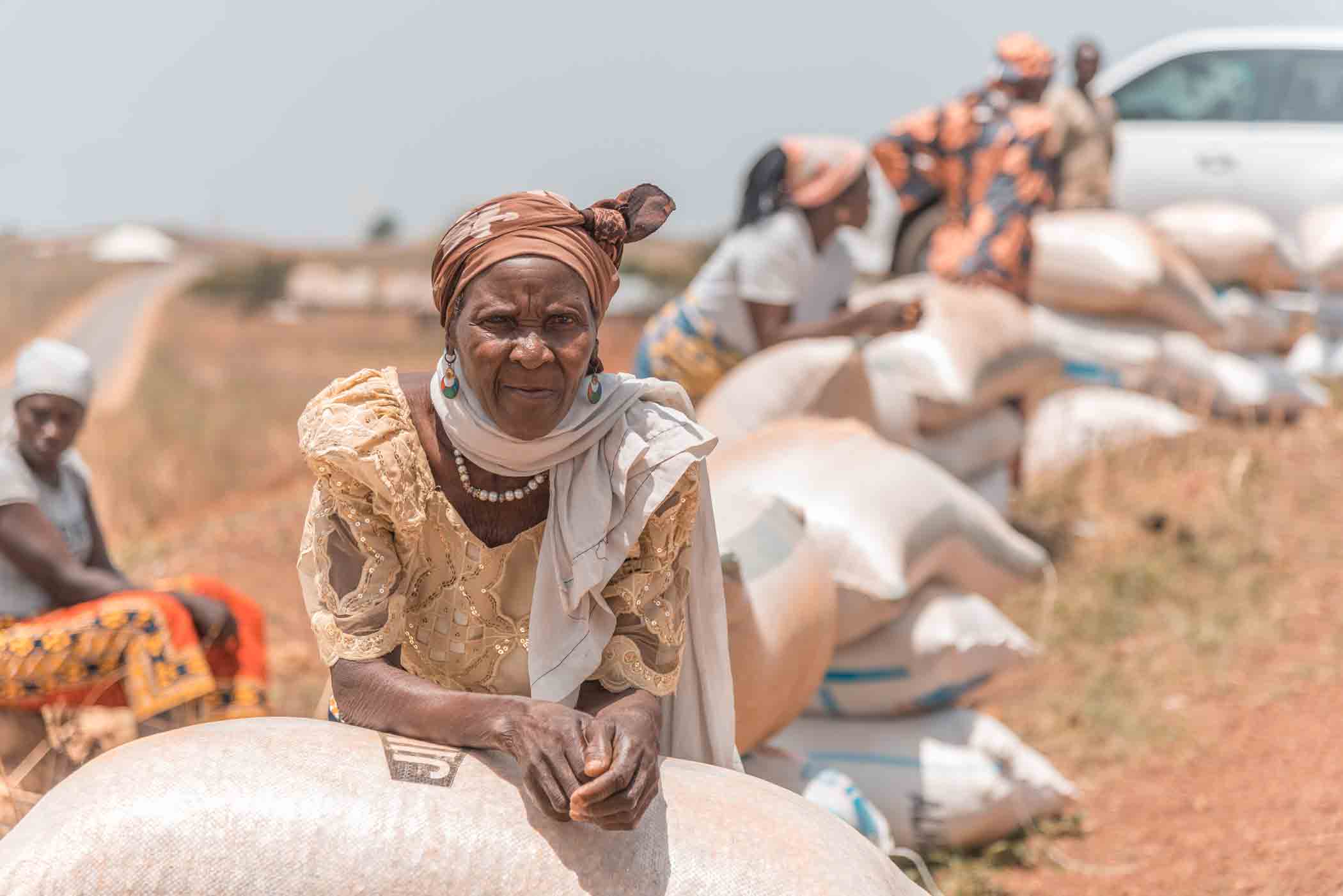 This woman in northern Nigeria received food aid at a VOM distribution.