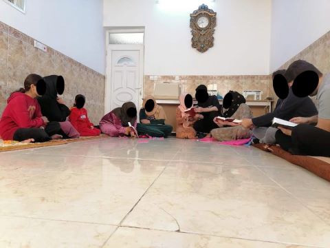 Believers gathered in Bible study in Iraq.