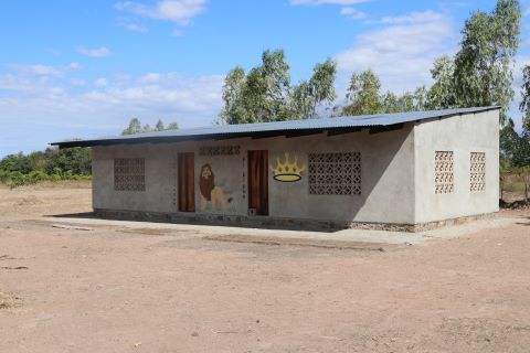 A mob of Muslim extremists recently destroyed a church in Malawi in response to the growing number of those leaving Islam to follow Christ.