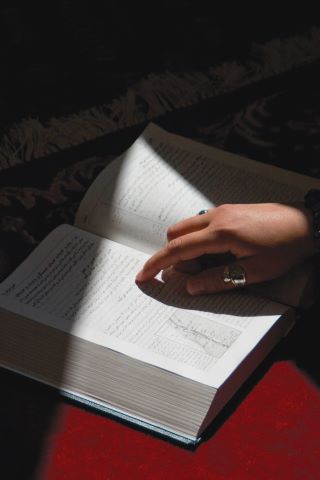 A Christian student shared the gospel and read from her Bible in an Iranian public school classroom.