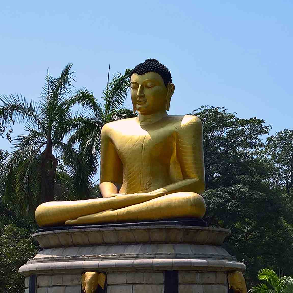 The majority of Sri Lankans are Buddhist.