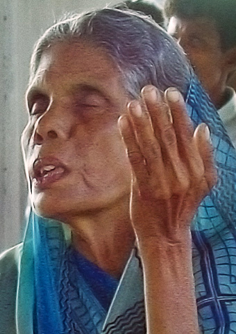 Sri Lankan believers worshiped on Christmas, despite attacks.