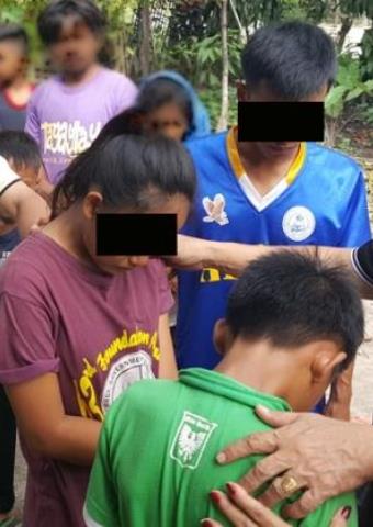 Christians pray for Naomi and Joseph, whose father was killed for his faith.